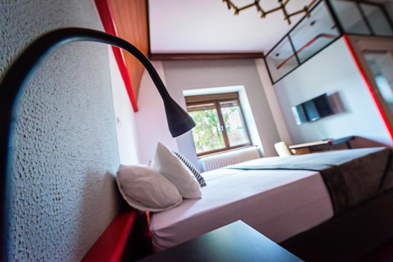 Pb Urban Garden Stay With Secured Parking スレムスカ・ミトロヴィツァ エクステリア 写真