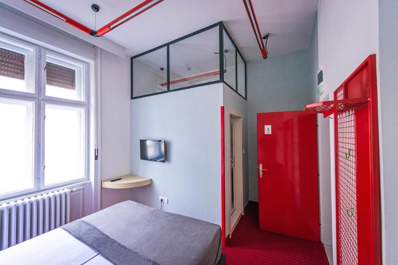 Pb Urban Garden Stay With Secured Parking スレムスカ・ミトロヴィツァ エクステリア 写真